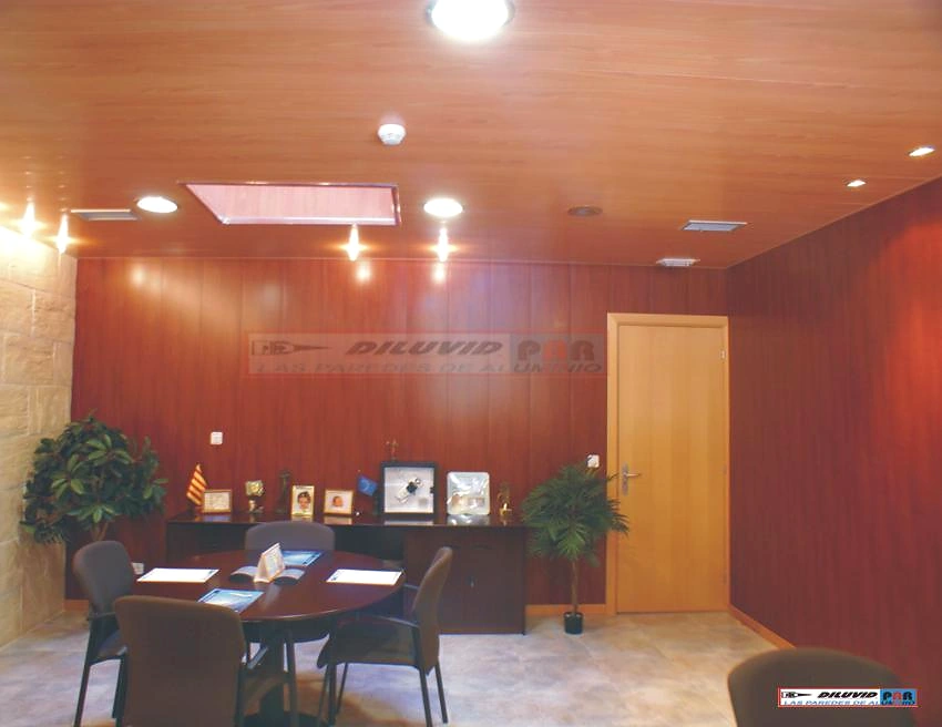Techo y pared-de-aluminio, Oficina madera cerezo